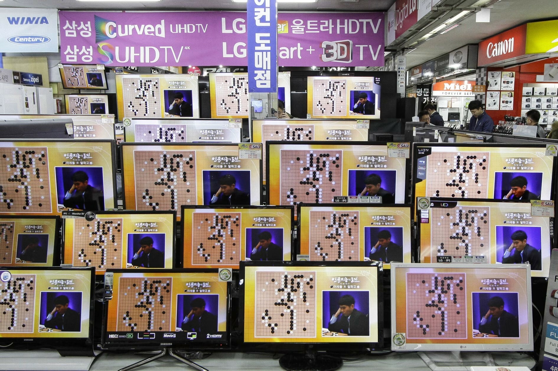 WSJ: A Decade After Move 37, AI’s Surprises Are Everywhere